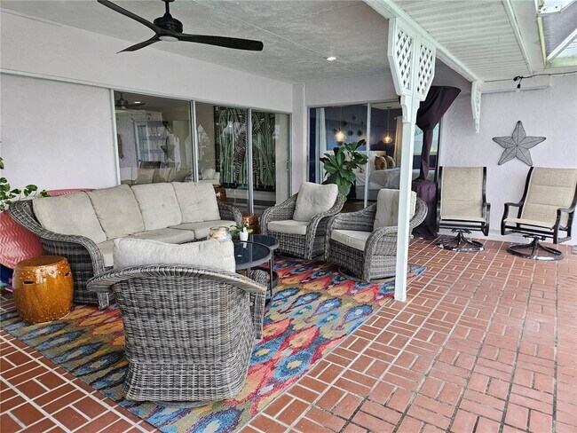 Building Photo - 917 S Gondola Dr