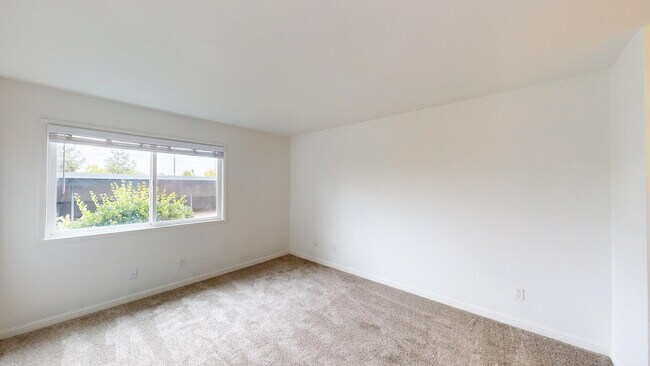 Building Photo - 402 Alameda del Prado
