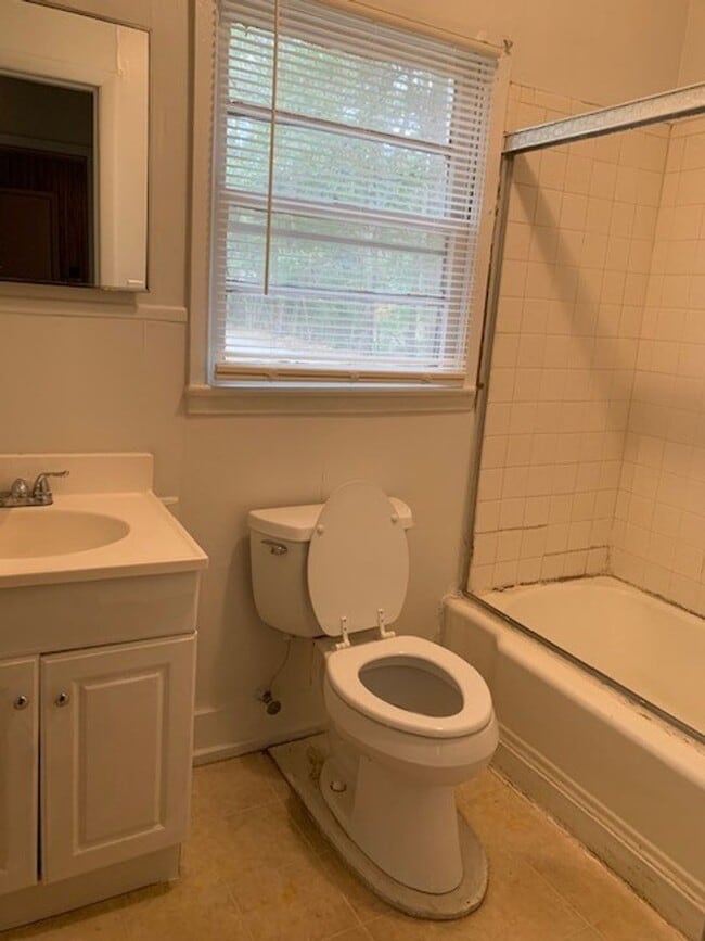 Building Photo - 2BD/1B House in Valdosta