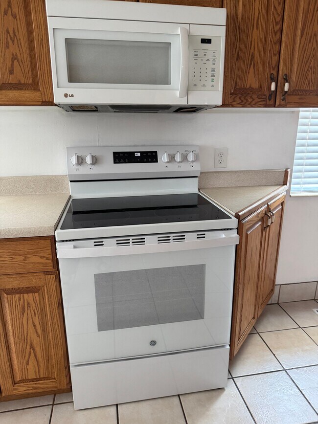 Building Photo - 3113 Gregson Ct