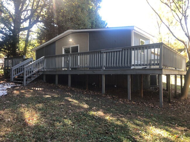 Building Photo - Move-in Ready!