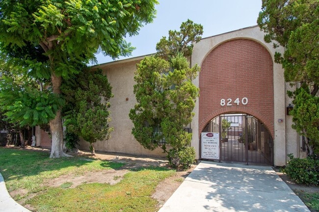 Building Photo - 8240 Whitsett Ave