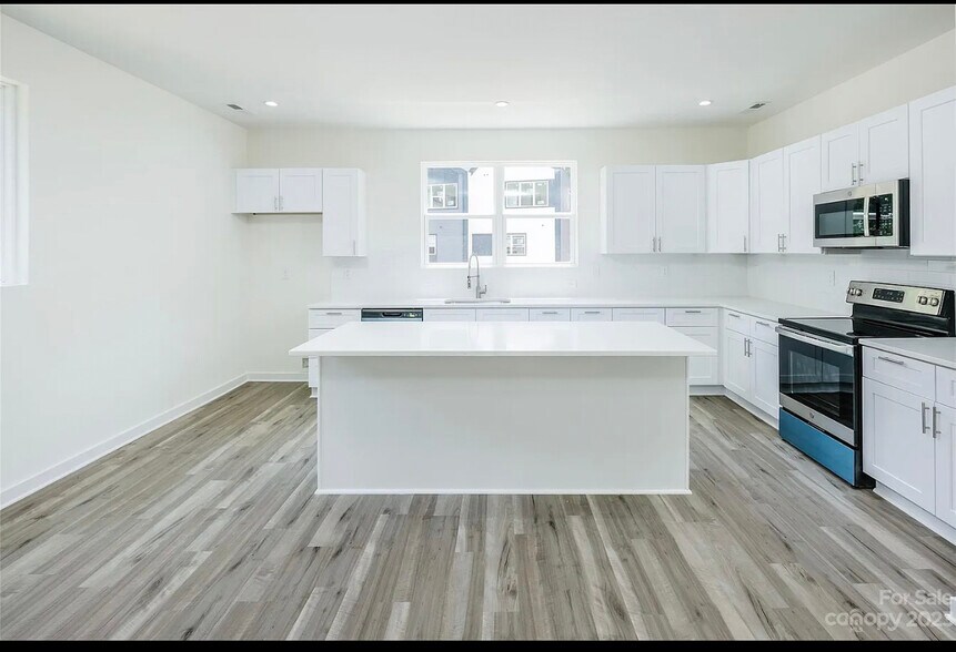 Building Photo - 2015 Mincey St