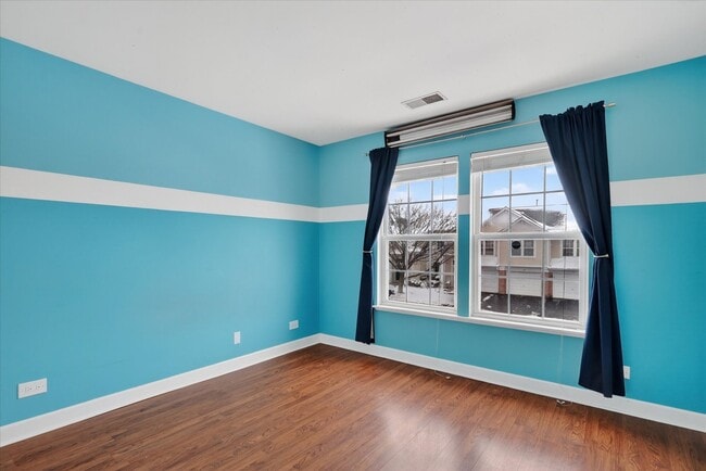 Building Photo - 1161 Hawthorne Ln