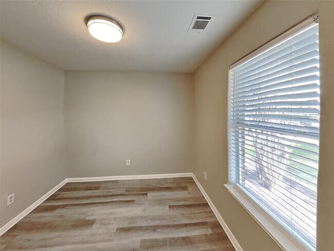 Building Photo - 16179 Summer Breeze Ct