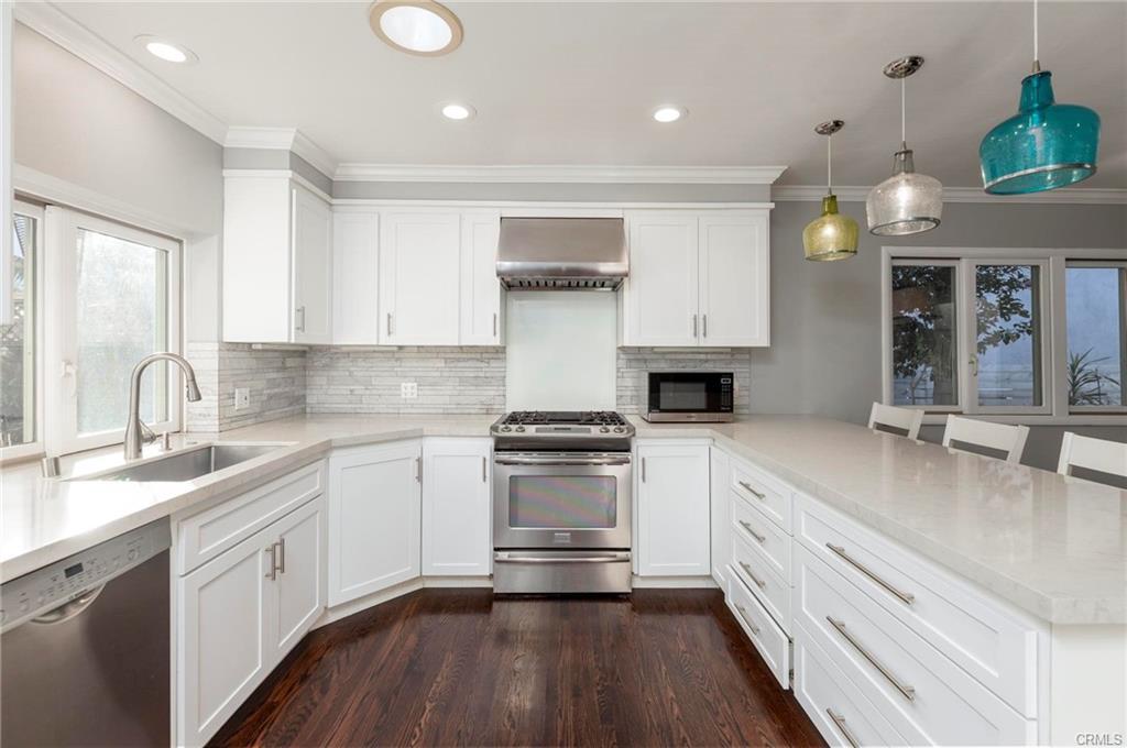 Building Photo - 1340 1st St