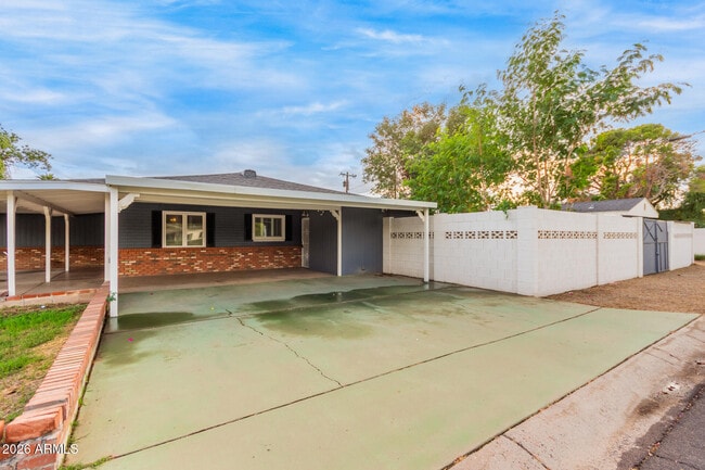 Building Photo - 7340 N 7th Ave