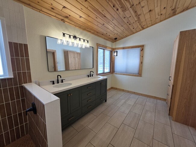 Building Photo - 65 Bunker Ct