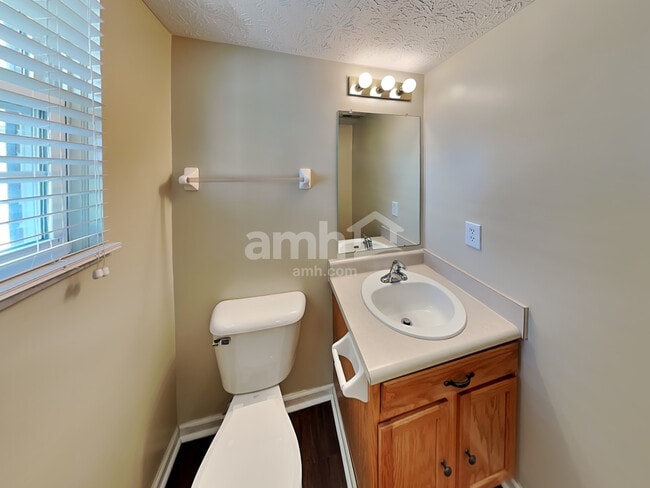 Building Photo - 3848 Sugarbark Dr