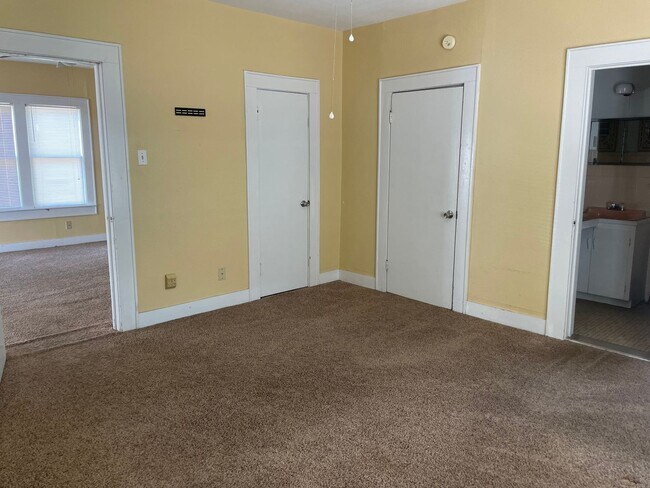 Building Photo - Two Bedroom Two Bathroom Home w/ a BONUS Room