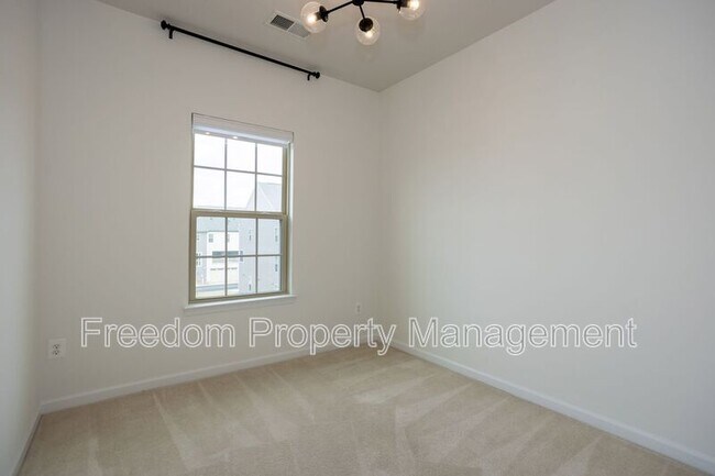 Building Photo - 2023 Serviceberry Rd