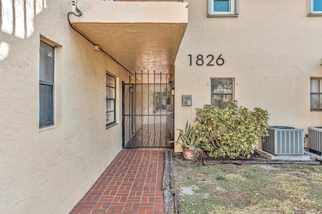 Building Photo - 1826 N Dixie Hwy