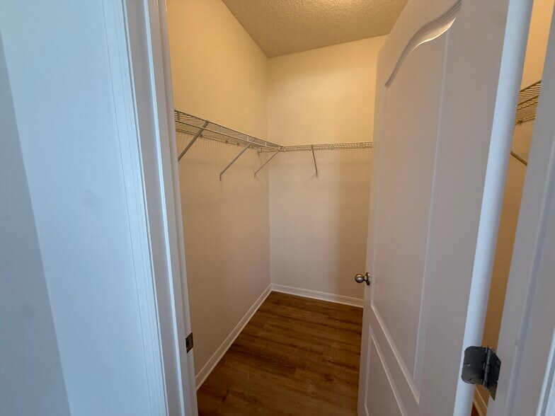 Building Photo - 7605 Ripplepointe Way