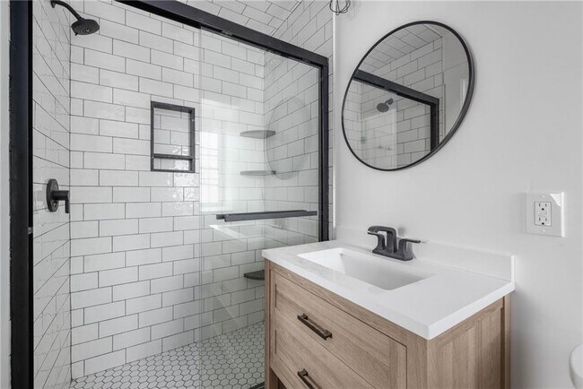 Building Photo - 67 Perry St