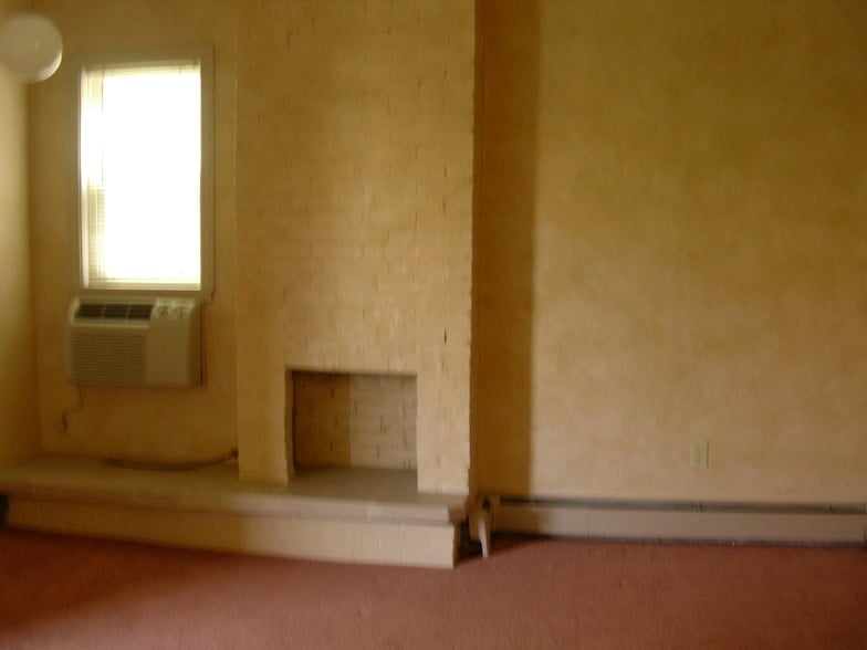 Building Photo - 749 S Millvale Ave