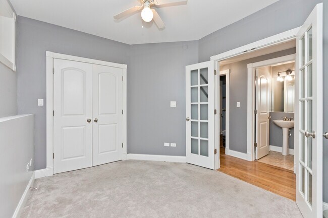 Building Photo - 5212 N Winthrop Ave