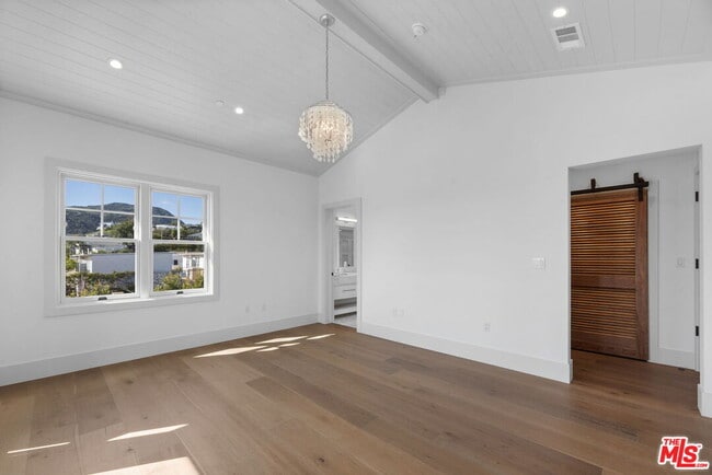 Building Photo - 566 Ida St