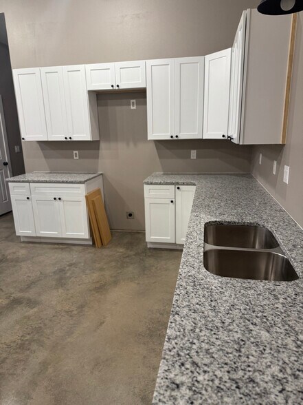 Building Photo - 1991 County Rd 2443