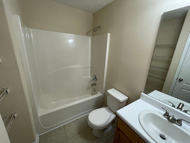 Building Photo - BRIDGEWATER HOME! PRE-LEASING FOR AUGUST 1 2026!