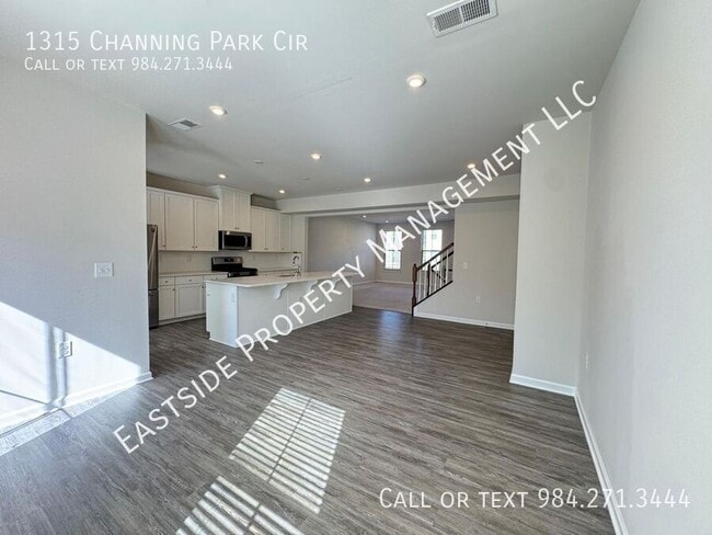 Building Photo - 1315 Channing Park Cir