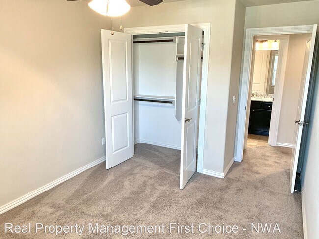 Building Photo - 3 br, 2.5 bath House - 2752 W Kilimanjaro Way