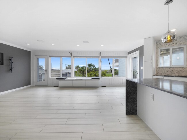 Building Photo - 5084 Atlantic View