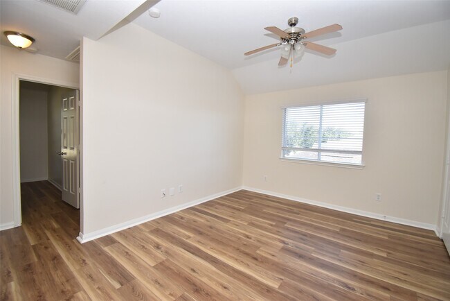 Building Photo - 2427 Teal Run Pl Dr