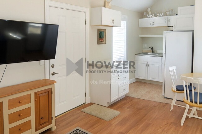 Building Photo - 371 MA-28