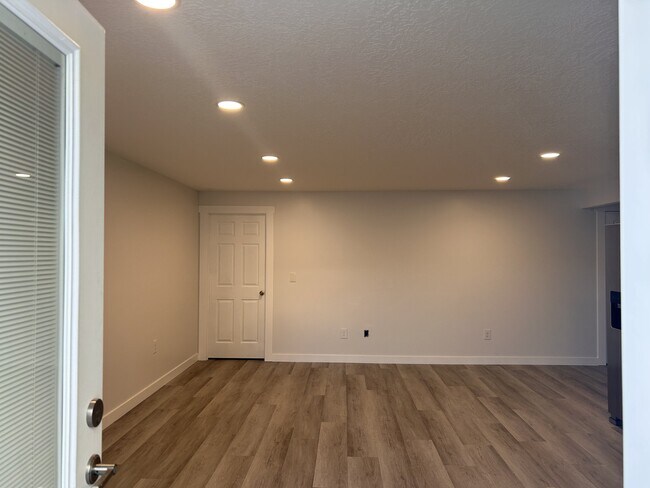 Building Photo - 512 West 1300 N