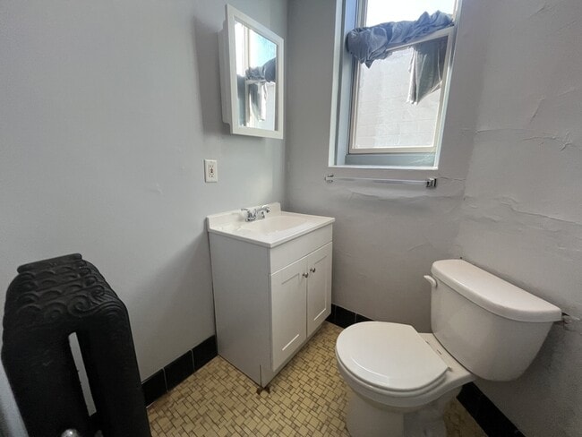 Building Photo - 212 N 8th St