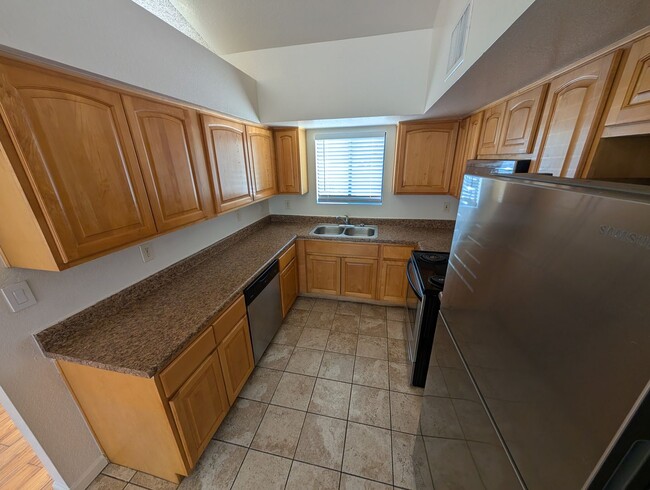 Building Photo - 1430 N Leawood Pl