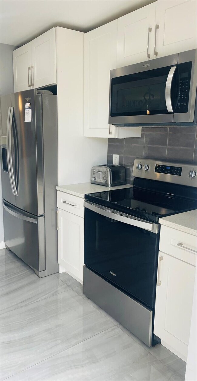 Building Photo - 777 Jeffery St