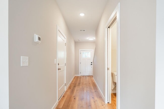 Building Photo - 124 Woodland Dr