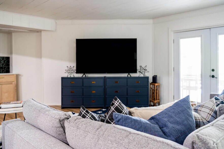 Building Photo - 38 Swanage Dr