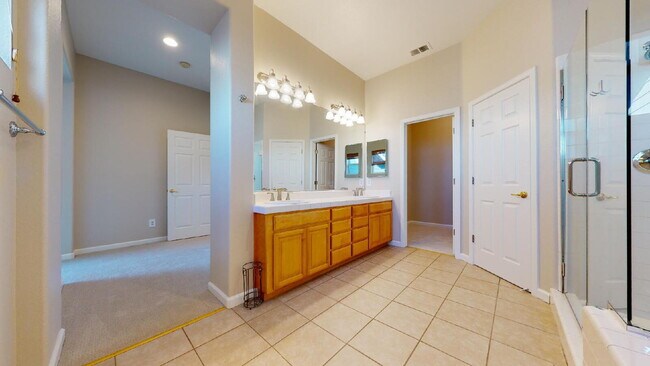 Building Photo - 123 Warbler Ln