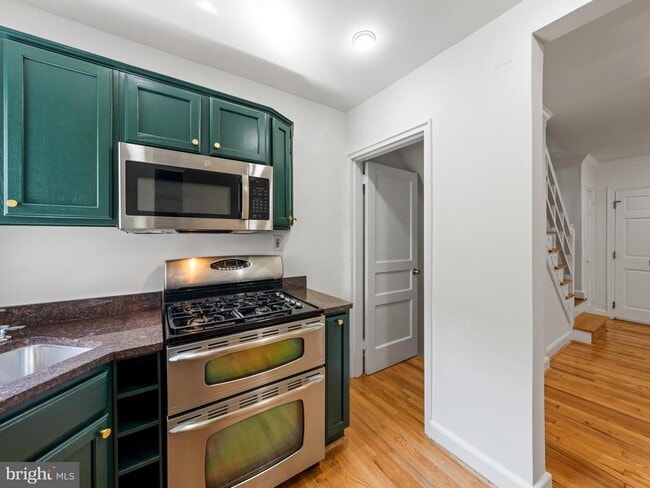 Building Photo - 423 Mt Vernon Ave