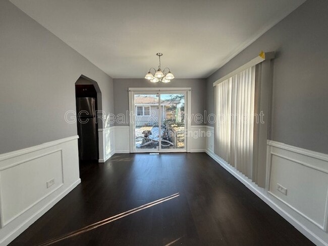 Building Photo - 24 W Ann St