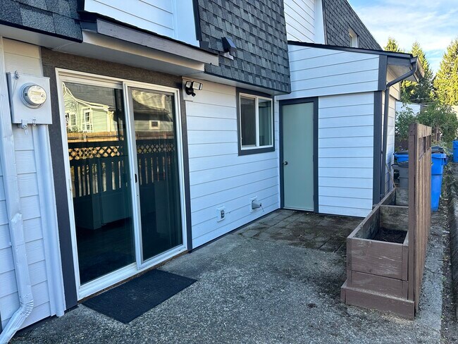 Building Photo - 1715 Franklin St