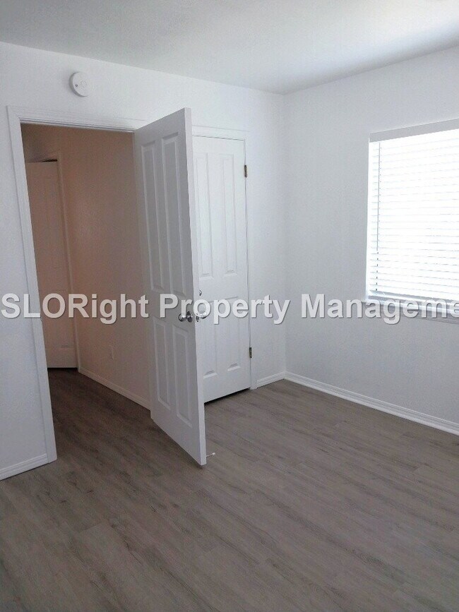 Building Photo - AVAILABLE NOW - 3 Bed, 2.5 Bath Nipomo Condo