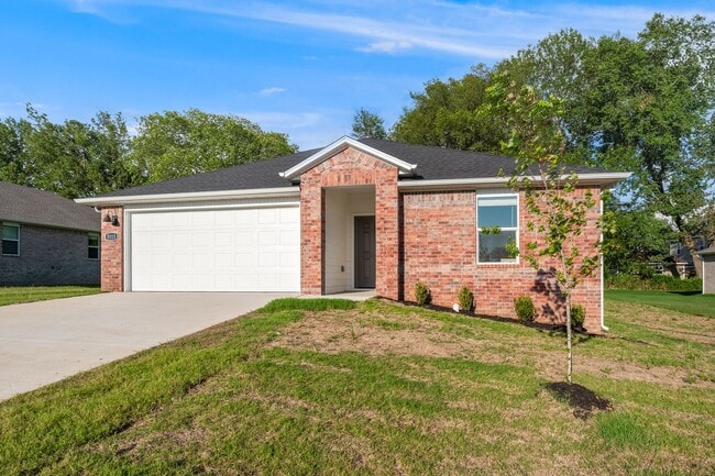 Building Photo - Welcome to your dream home in the prime lo...