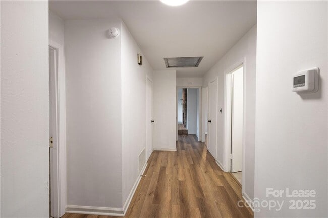 Building Photo - 44261 US-52