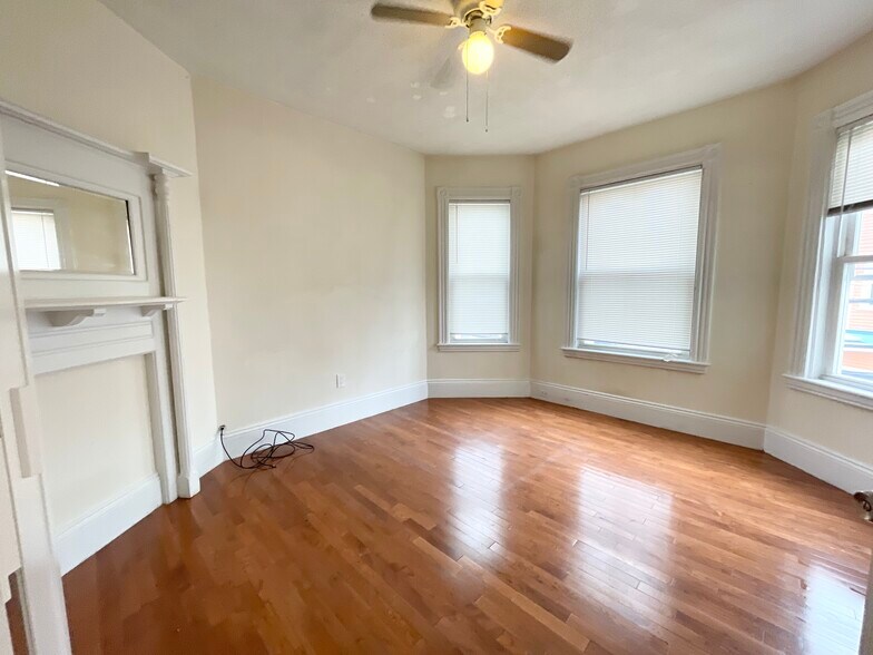 Building Photo - 50 Crescent Ave