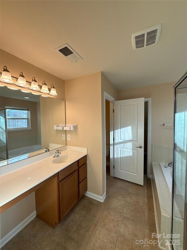 Building Photo - 134 Ashton Dr