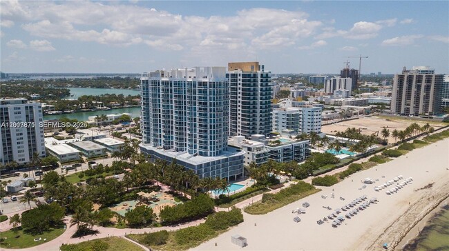 Building Photo - 6515 Collins Ave