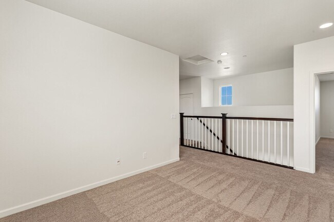 Building Photo - Gorgeous home in Roseville!