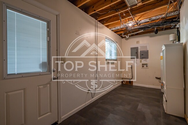 Building Photo - 1960 Branch View Dr