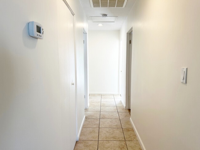 Building Photo - 54865 Avenida Vallejo