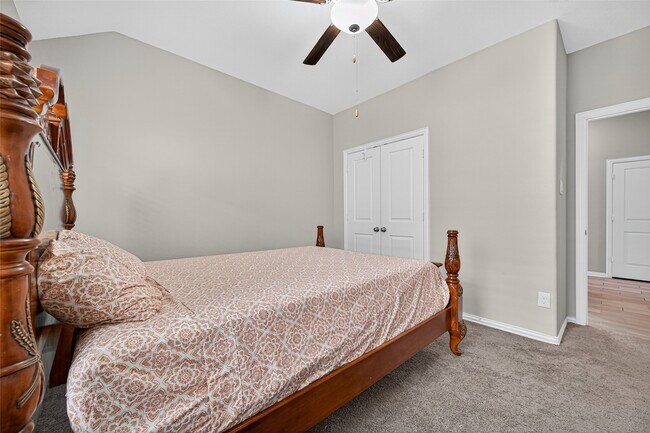 Building Photo - 4550 Shallow Ember Dr