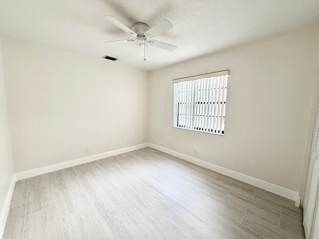 Building Photo - 8686 Eagle Run Dr