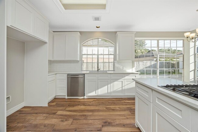 Building Photo - 22211 Mission Hills Ln